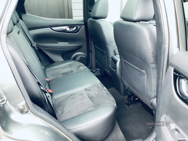Nissan Qashqai DIESEL HATCHBACK in Down