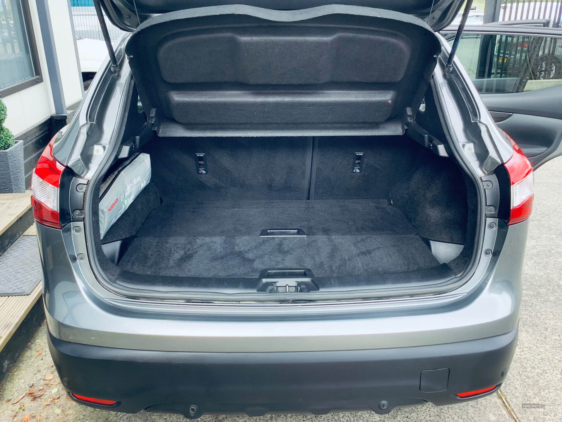Nissan Qashqai DIESEL HATCHBACK in Down