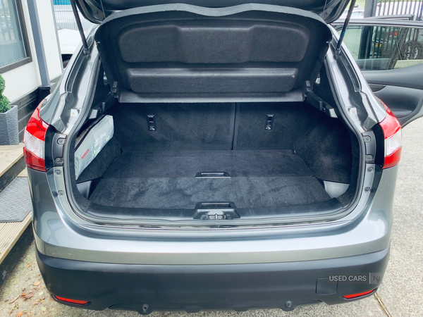 Nissan Qashqai DIESEL HATCHBACK in Down