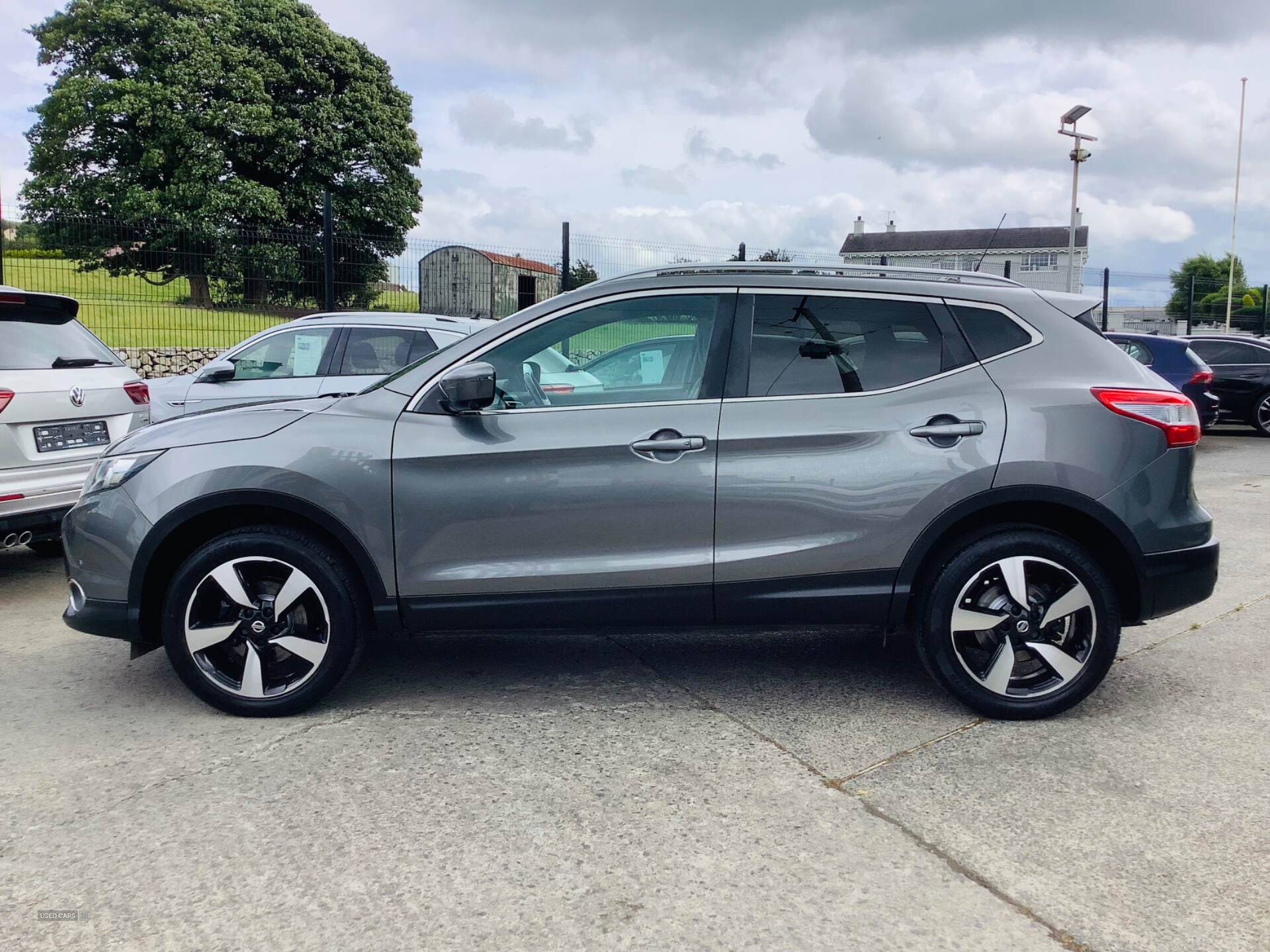 Nissan Qashqai DIESEL HATCHBACK in Down