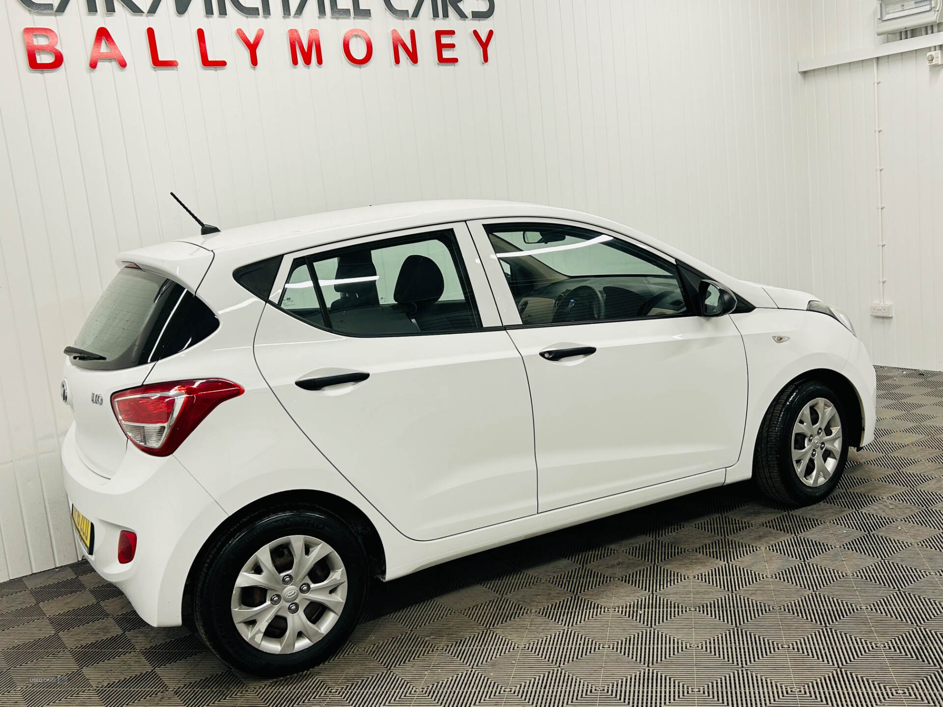 Jun 2016 Hyundai i10 1.0 S Air 5dr