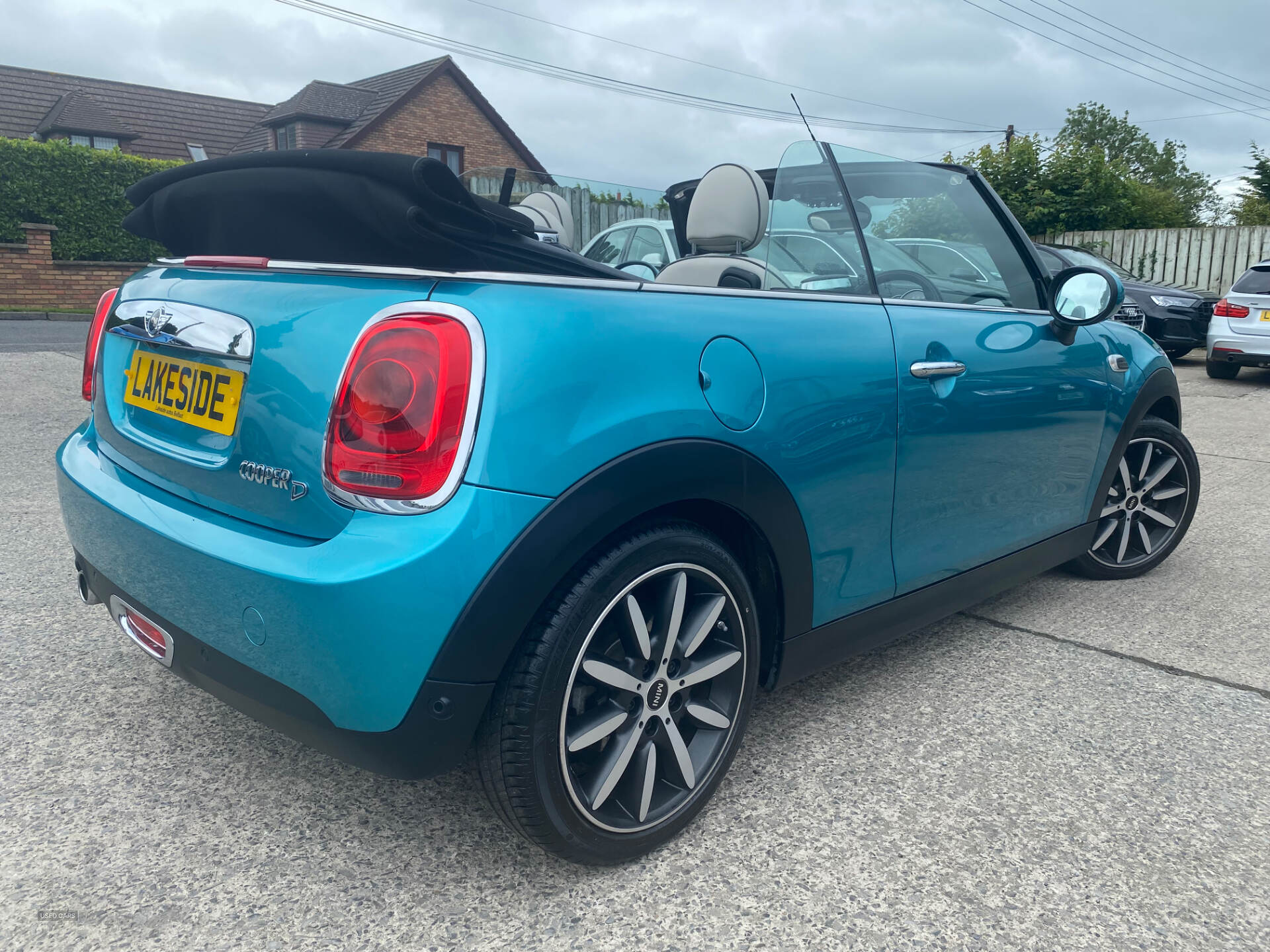 MINI Convertible DIESEL in Down