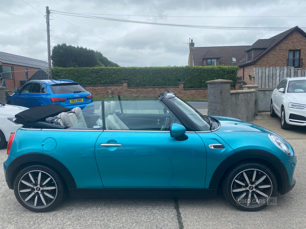 MINI Convertible DIESEL in Down