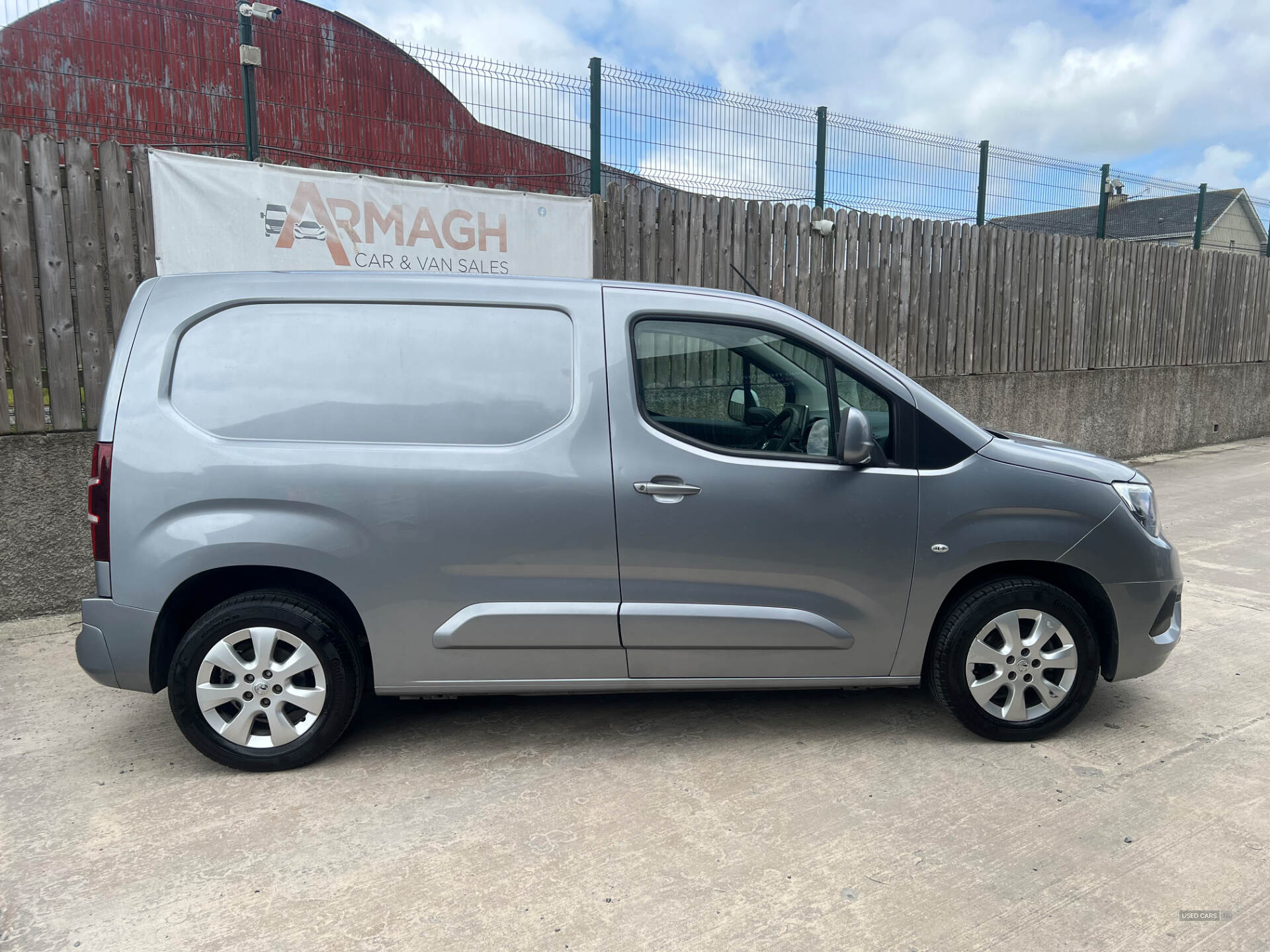Jul 2020 Vauxhall Combo 2000 1.5 Turbo D 100ps H1 LE NAV Van