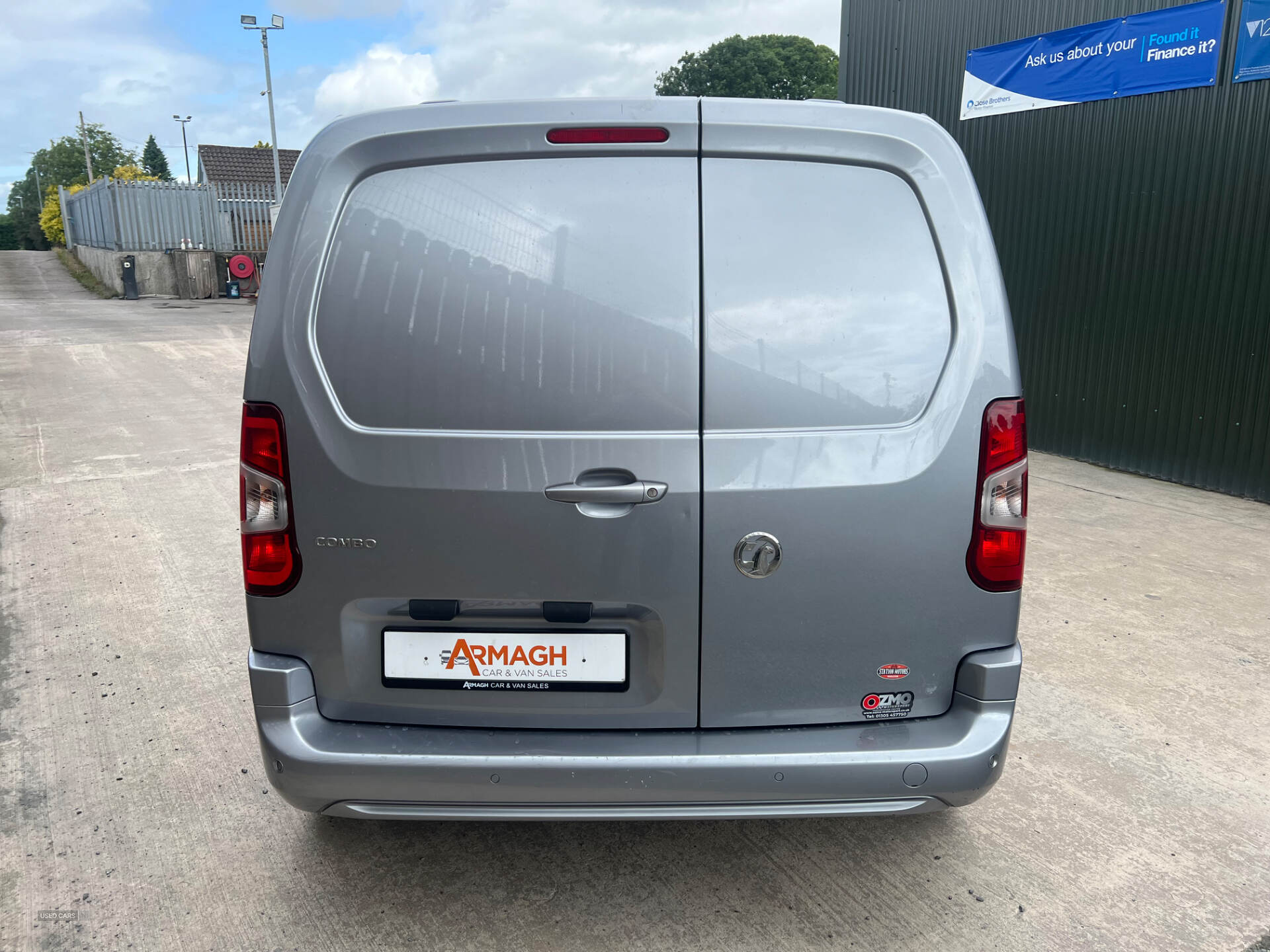 Jul 2020 Vauxhall Combo 2000 1.5 Turbo D 100ps H1 LE NAV Van
