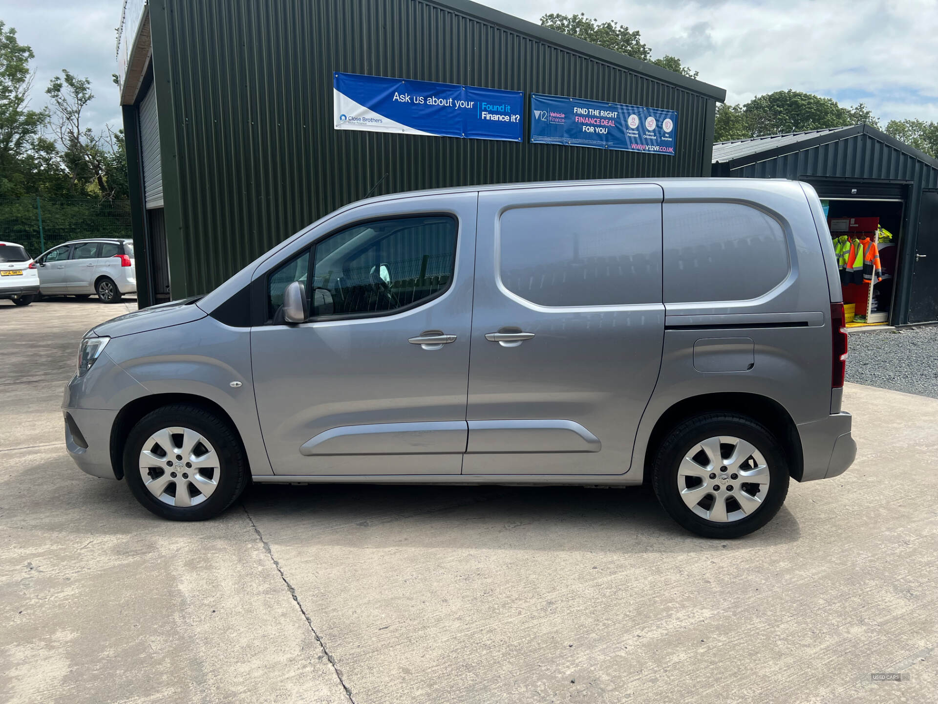 Jul 2020 Vauxhall Combo 2000 1.5 Turbo D 100ps H1 LE NAV Van