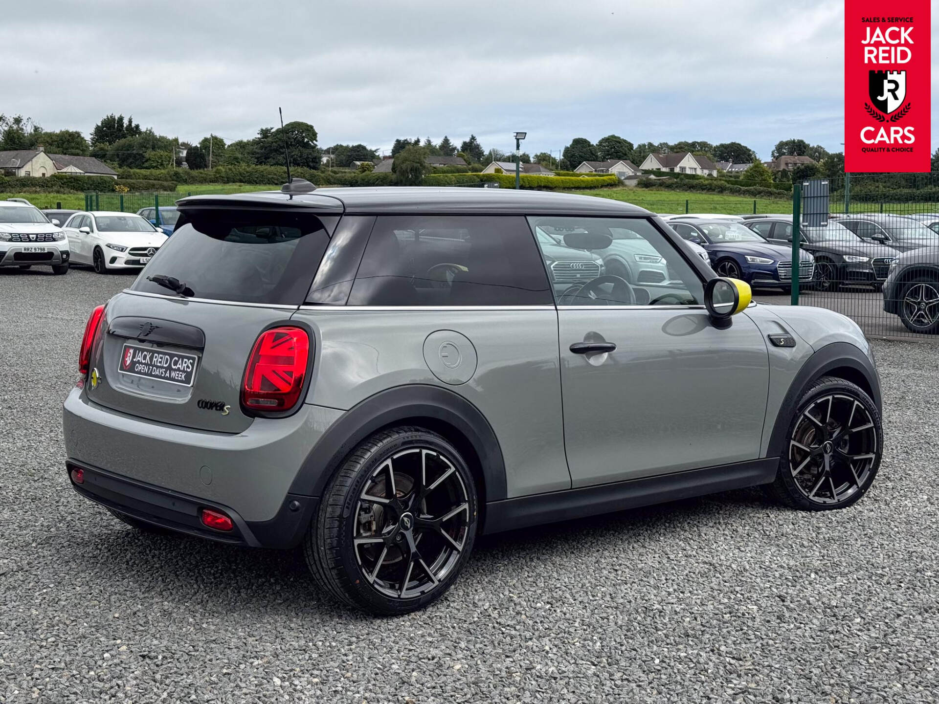 Jan 2022 MINI Hatch 135kW Cooper S Level 2 33kWh 3dr Auto