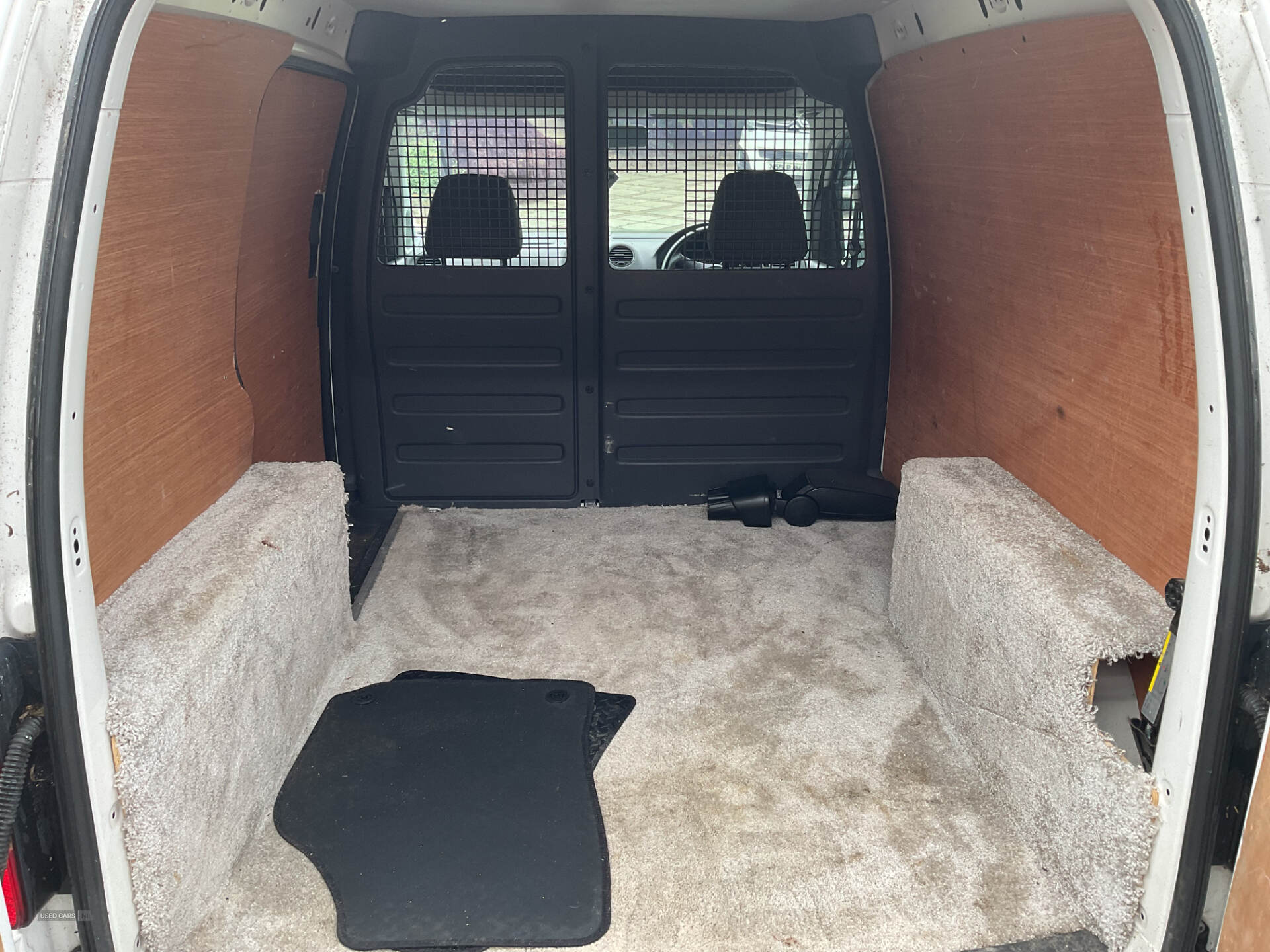 Apr 2015 Volkswagen Caddy 1.6 TDI BlueMotion Tech 102PS Highline Van DSG