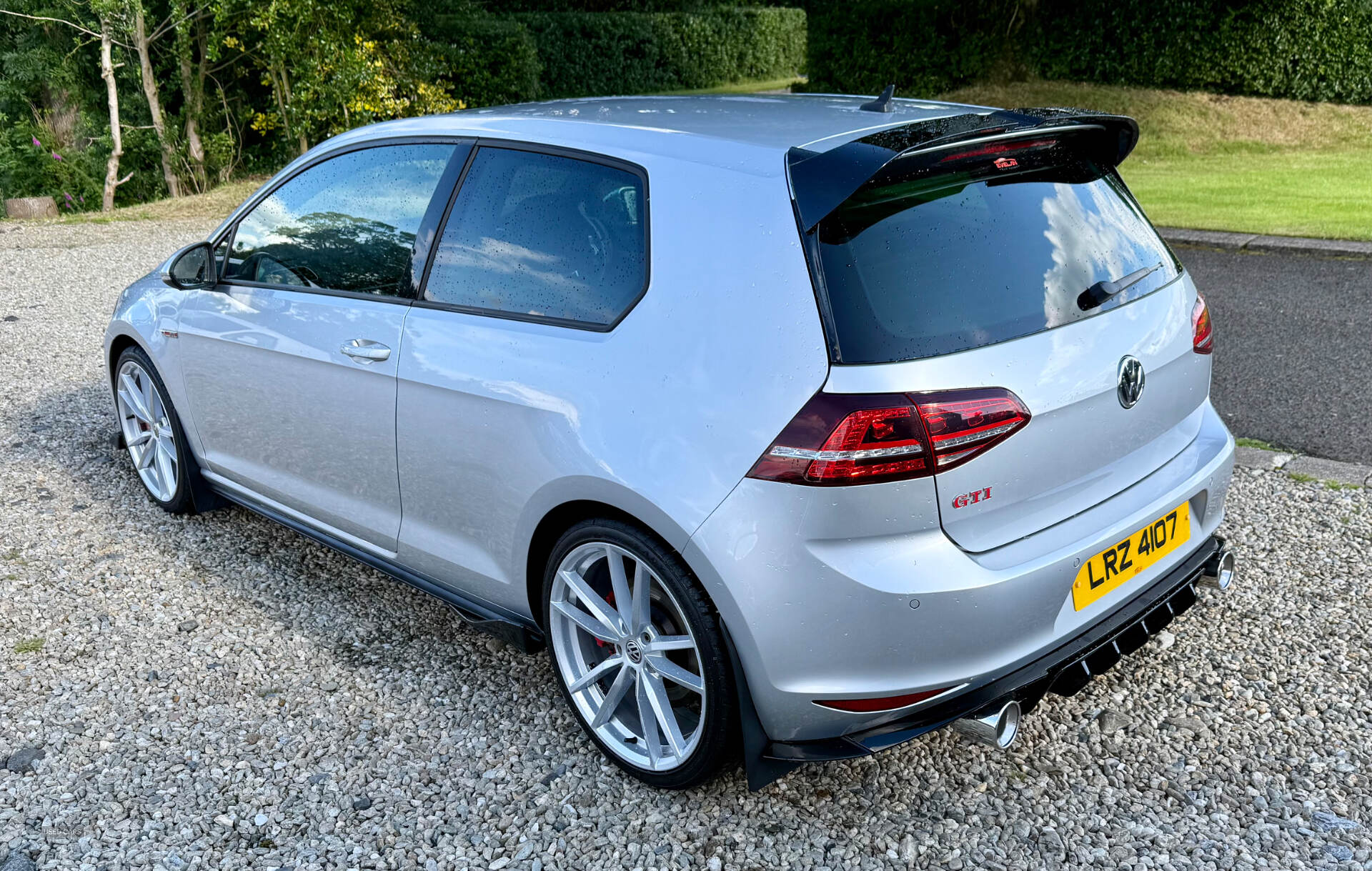 Oct 2016 Volkswagen Golf 2.0 TSI GTI 3dr [Performance Pack]