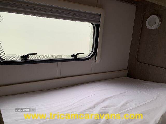 2017 Compass Kensington 866/6, 8' Wide, Twin Axle, Fixed Bunks