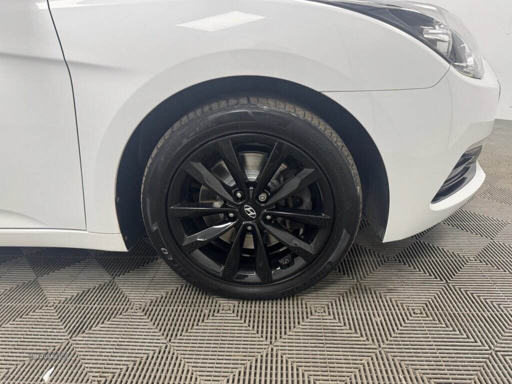Jan 2018 Hyundai i40 1.7 CRDi Blue Drive SE Nav Bus 4dr DCT