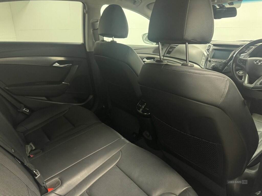Jan 2018 Hyundai i40 1.7 CRDi Blue Drive SE Nav Bus 4dr DCT