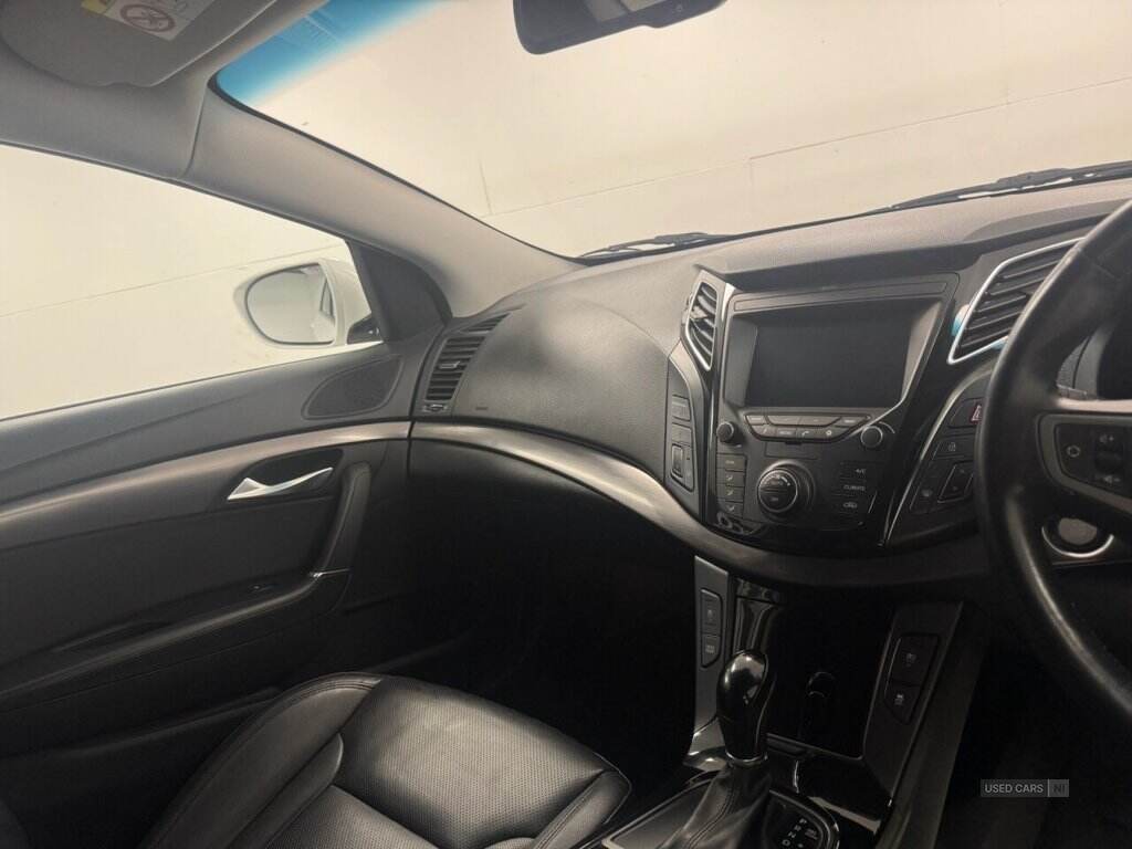Jan 2018 Hyundai i40 1.7 CRDi Blue Drive SE Nav Bus 4dr DCT