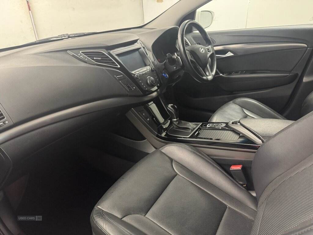 Jan 2018 Hyundai i40 1.7 CRDi Blue Drive SE Nav Bus 4dr DCT