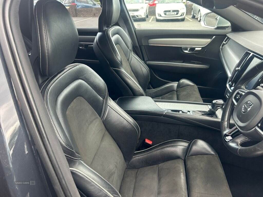 Jun 2018 Volvo V90 2.0 D5 PowerPulse R DESIGN Pro 5dr AWD Geartronic