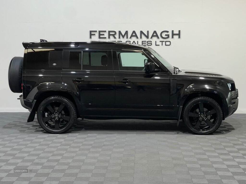 Jan 2024 Land Rover Defender 3.0 D250 X-Dynamic SE 110 5dr Auto