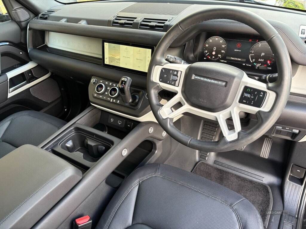Jan 2024 Land Rover Defender 3.0 D250 X-Dynamic SE 110 5dr Auto
