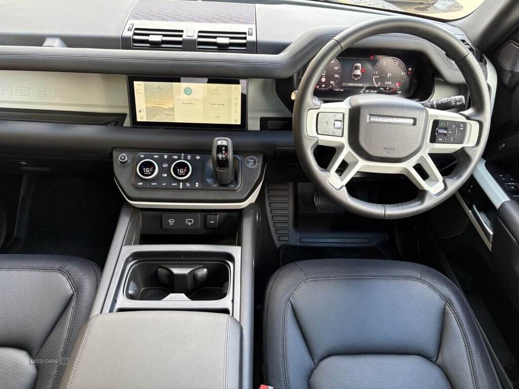 Jan 2024 Land Rover Defender 3.0 D250 X-Dynamic SE 110 5dr Auto