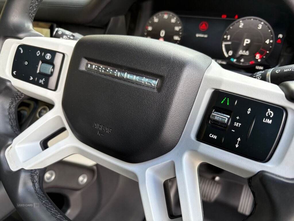 Jan 2024 Land Rover Defender 3.0 D250 X-Dynamic SE 110 5dr Auto