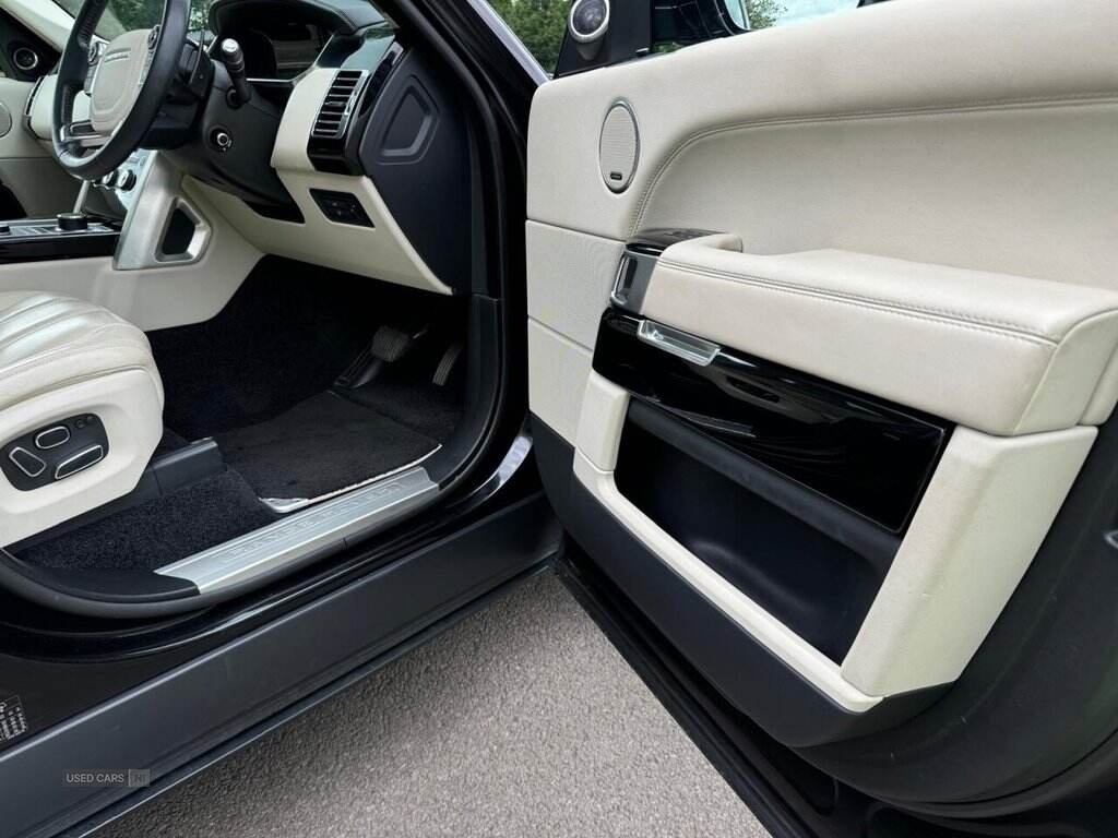 Mar 2014 Land Rover Range Rover 3.0 TDV6 Vogue 4dr Auto