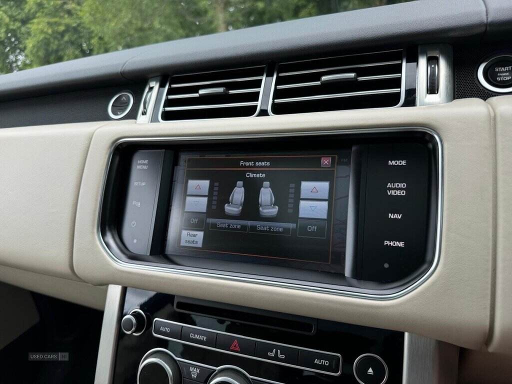 Mar 2014 Land Rover Range Rover 3.0 TDV6 Vogue 4dr Auto