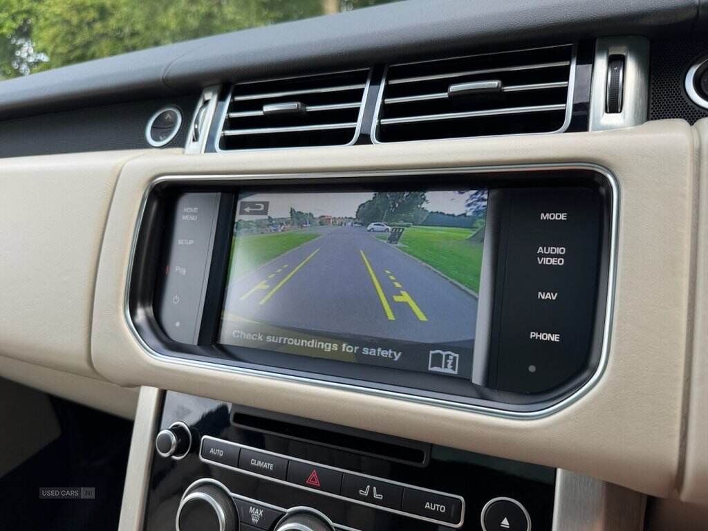 Mar 2014 Land Rover Range Rover 3.0 TDV6 Vogue 4dr Auto