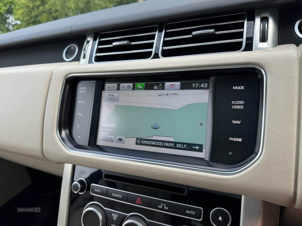 Mar 2014 Land Rover Range Rover 3.0 TDV6 Vogue 4dr Auto