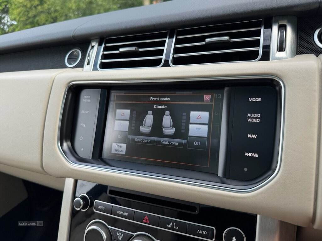 Mar 2014 Land Rover Range Rover 3.0 TDV6 Vogue 4dr Auto