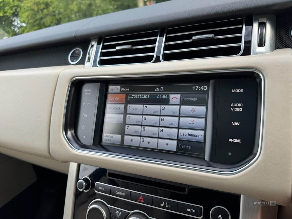 Mar 2014 Land Rover Range Rover 3.0 TDV6 Vogue 4dr Auto