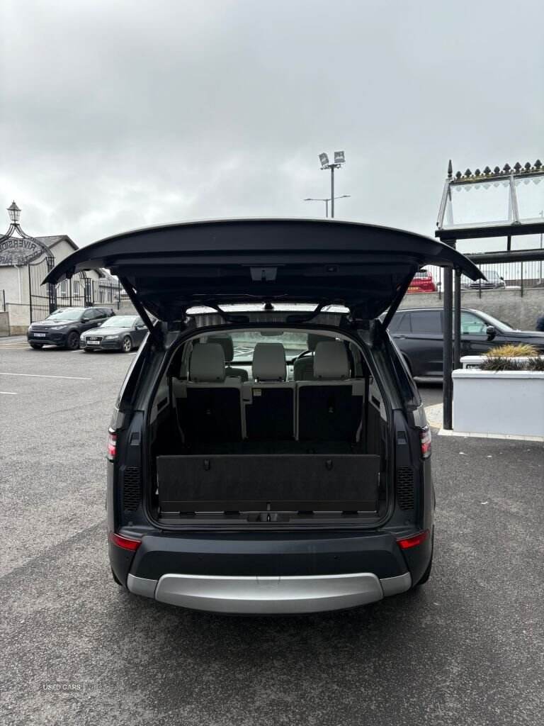 Jun 2017 Land Rover Discovery 3.0 TD6 HSE 5dr Auto