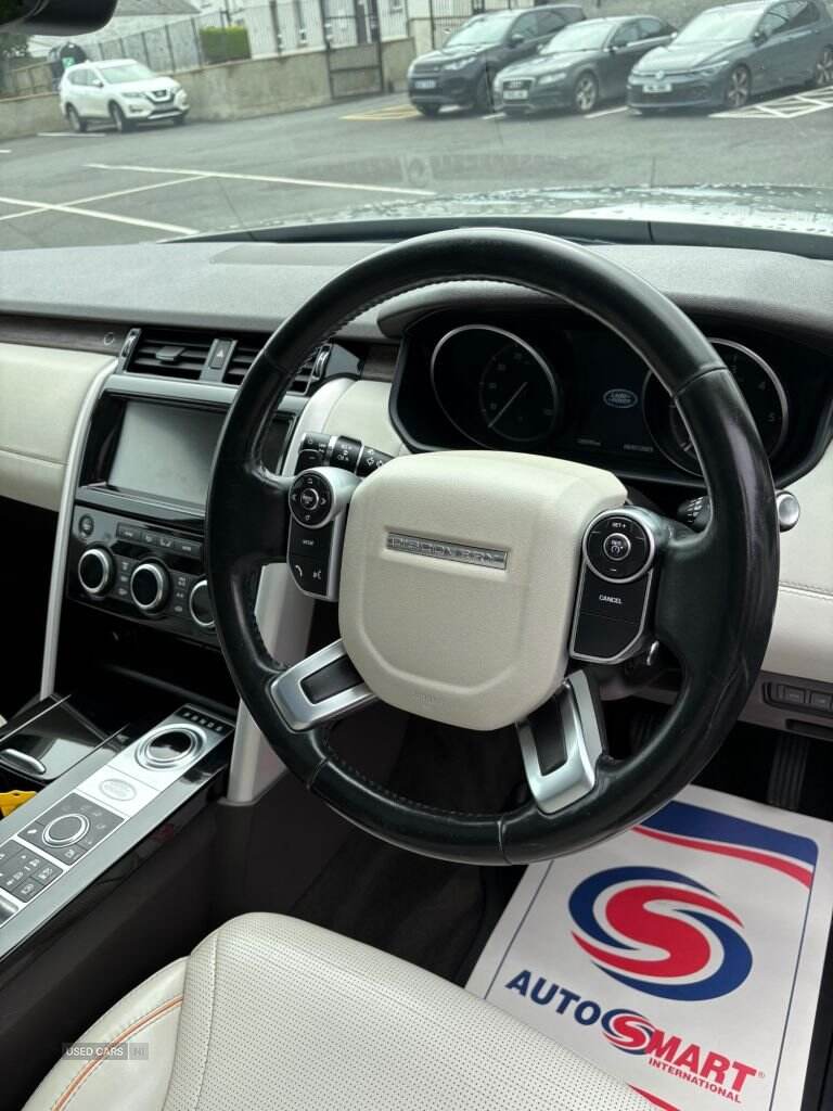 Jun 2017 Land Rover Discovery 3.0 TD6 HSE 5dr Auto