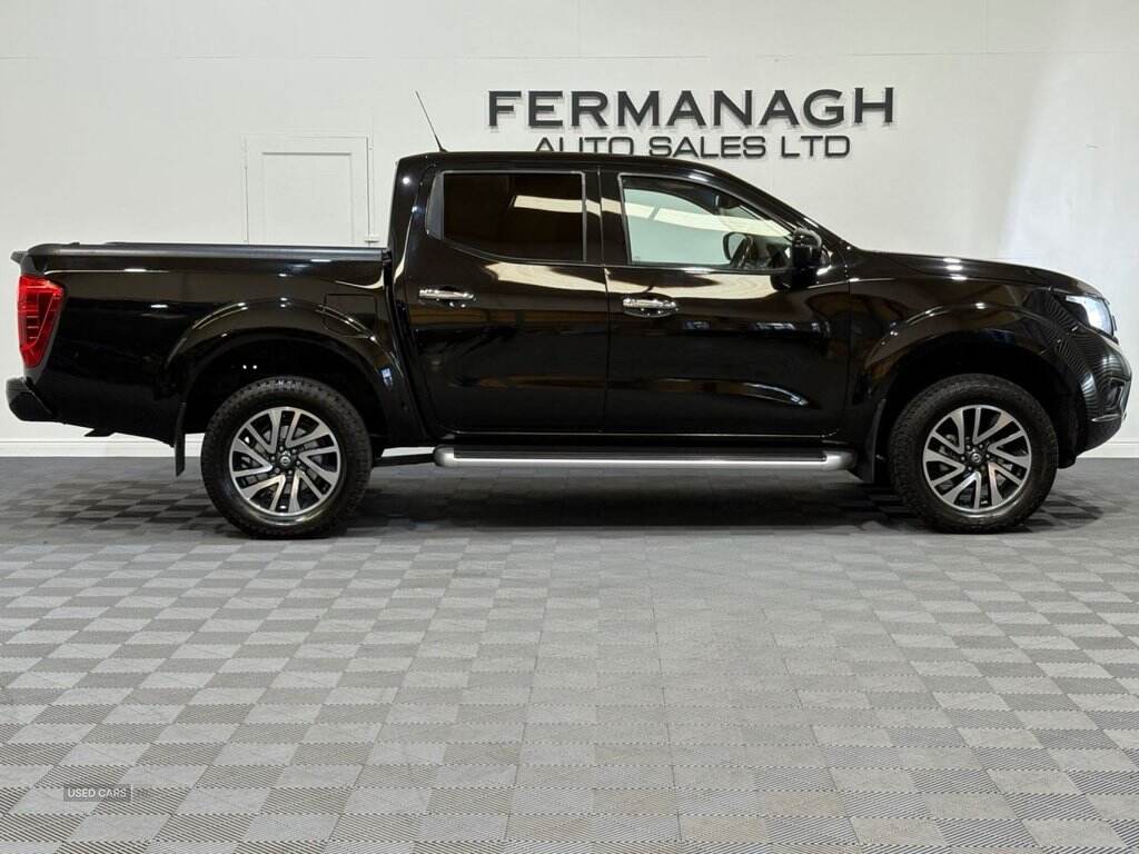 Sep 2017 Nissan Navara Double Cab Pick Up Acenta+ 2.3dCi 190 4WD