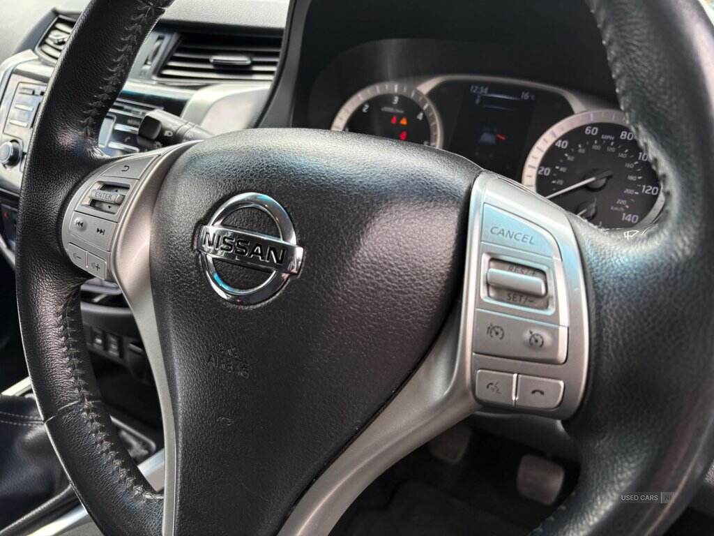 Sep 2017 Nissan Navara Double Cab Pick Up Acenta+ 2.3dCi 190 4WD