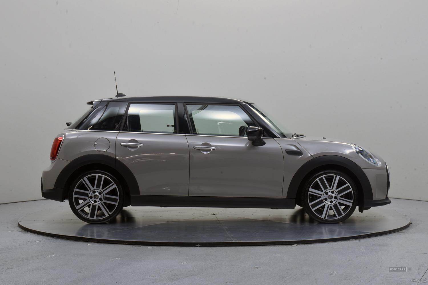 Mar 2023 MINI HATCHBACK 1.5 Cooper Exclusive 5dr Auto [Comfort/Nav Pack]