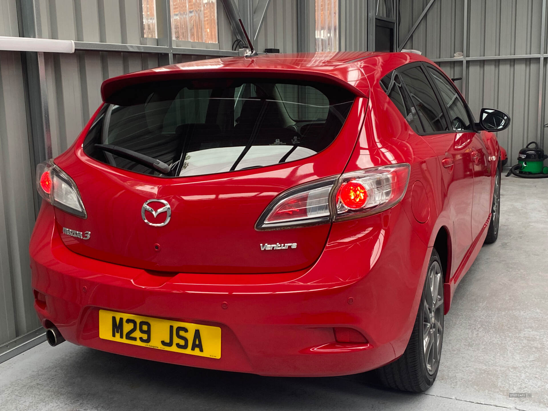 Dec 2013 Mazda Mazda3 1.6 Venture 5dr