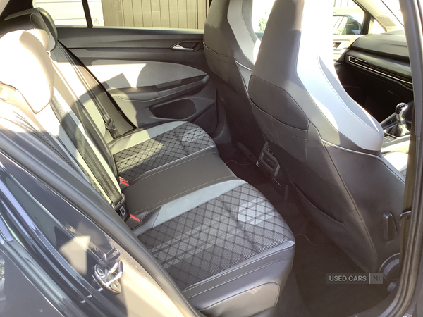 Volkswagen Golf HATCHBACK in Down