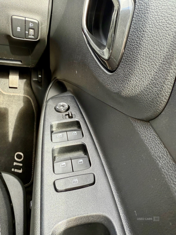 Hyundai i10 HATCHBACK in Down