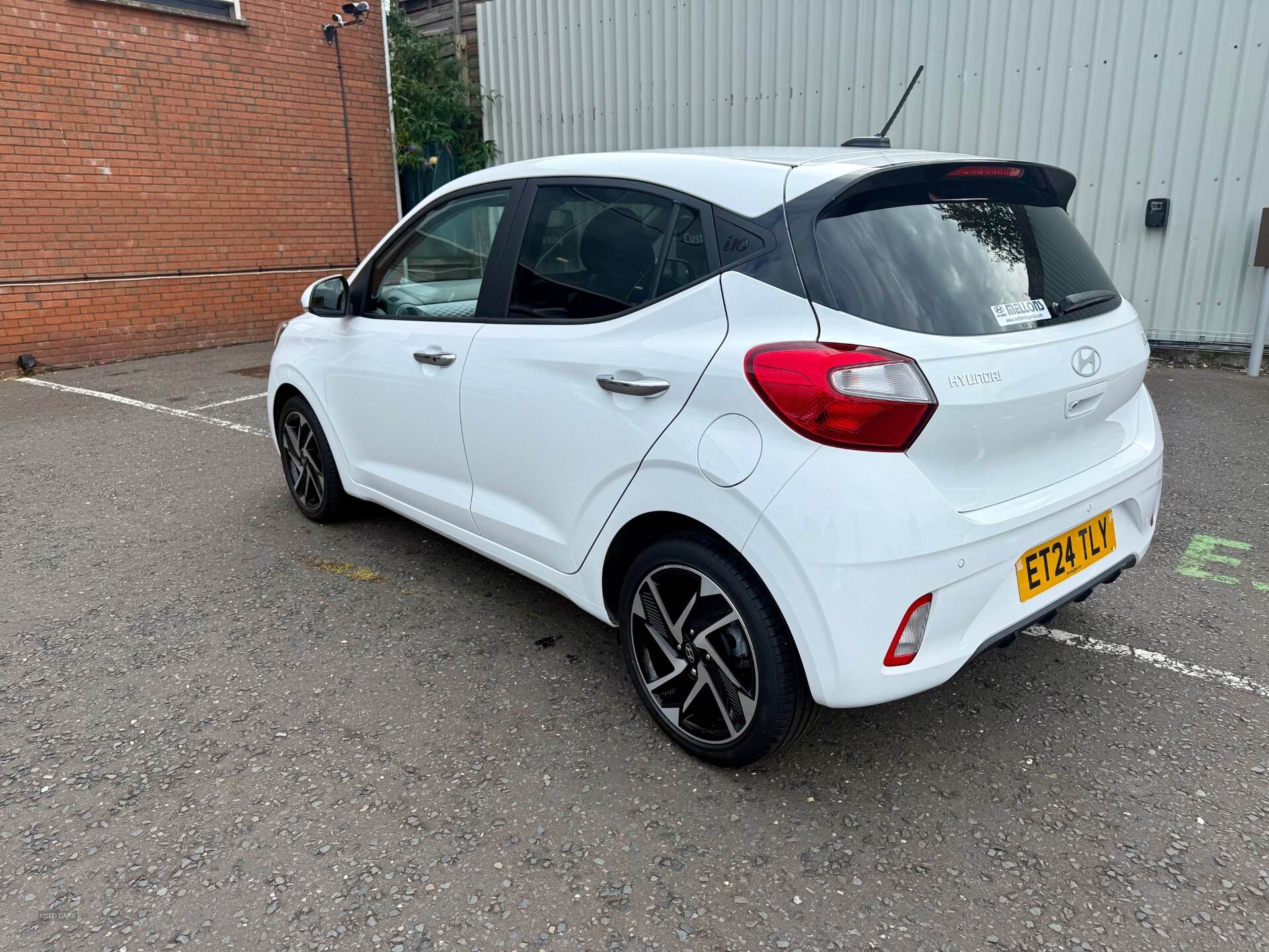 Hyundai i10 HATCHBACK in Down