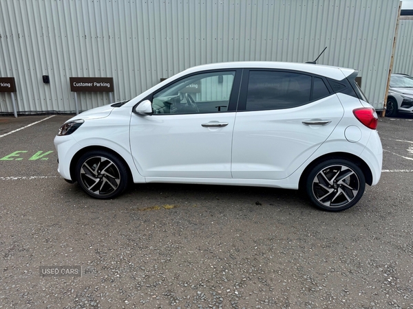 Hyundai i10 HATCHBACK in Down