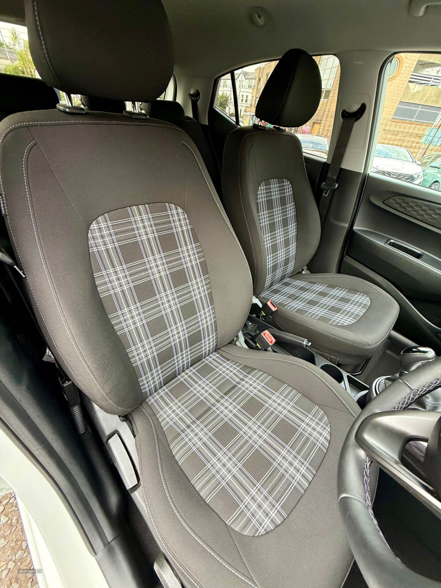 Hyundai i10 HATCHBACK in Down