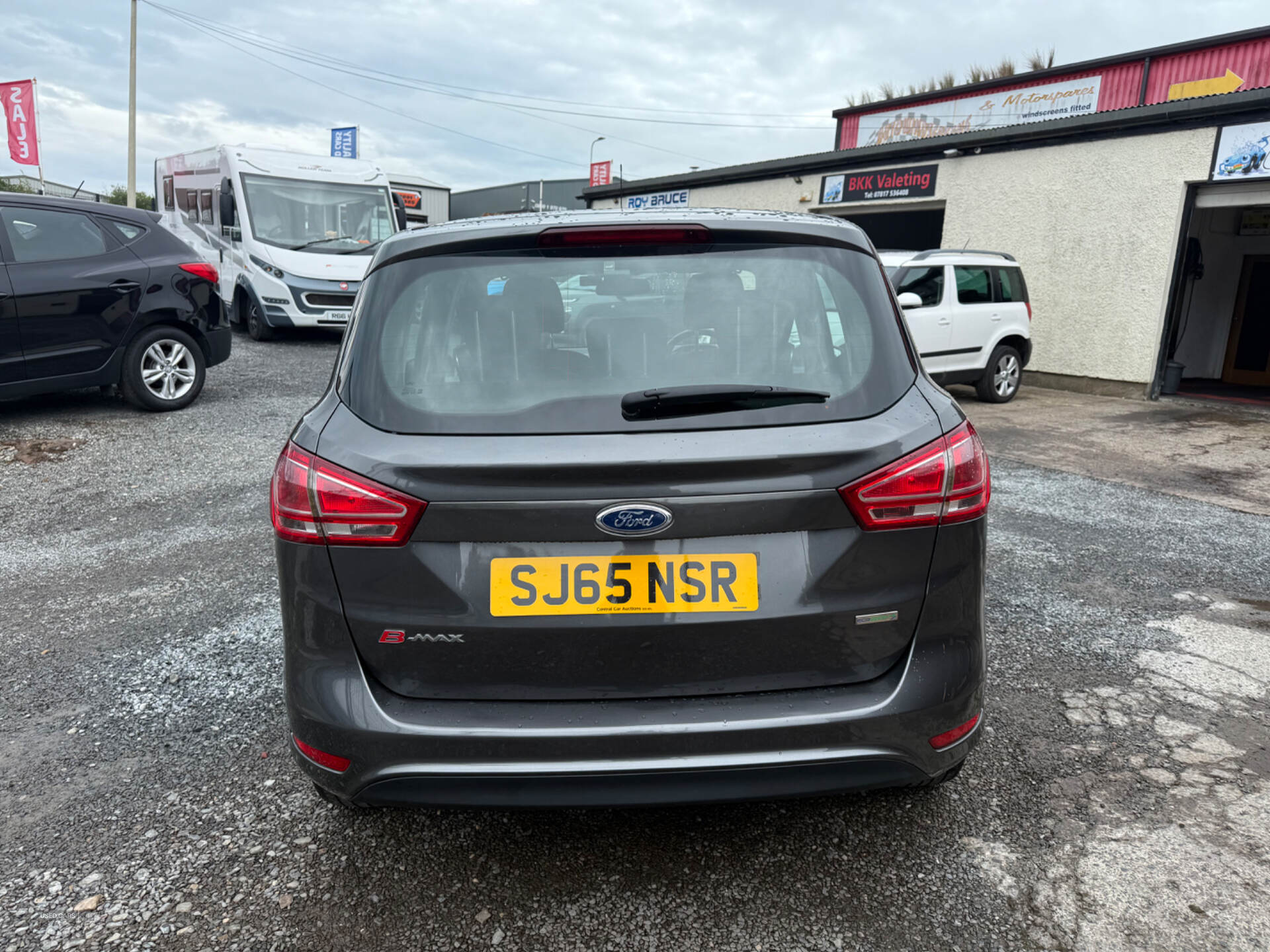Ford B-Max HATCHBACK in Down