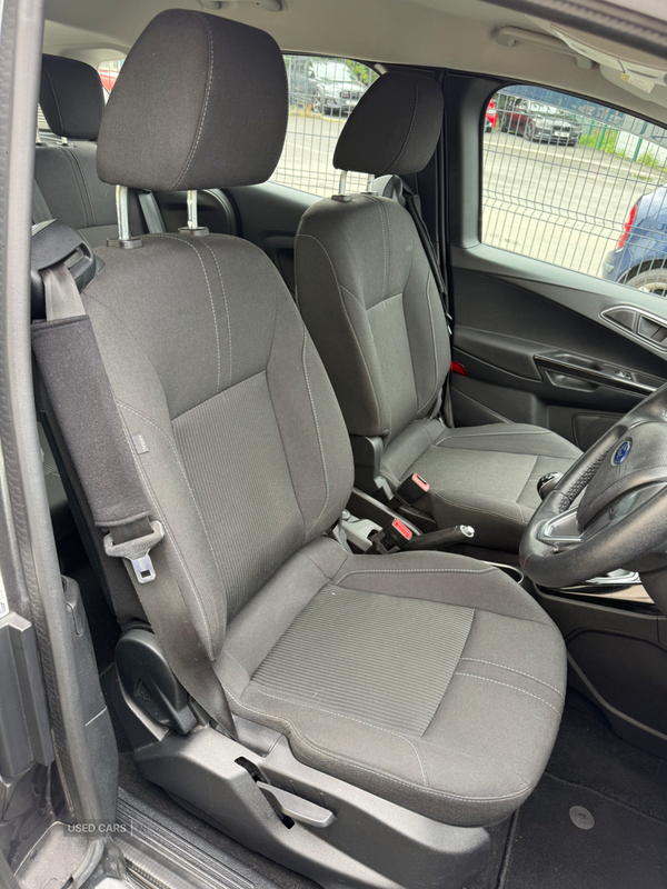 Ford B-Max HATCHBACK in Down
