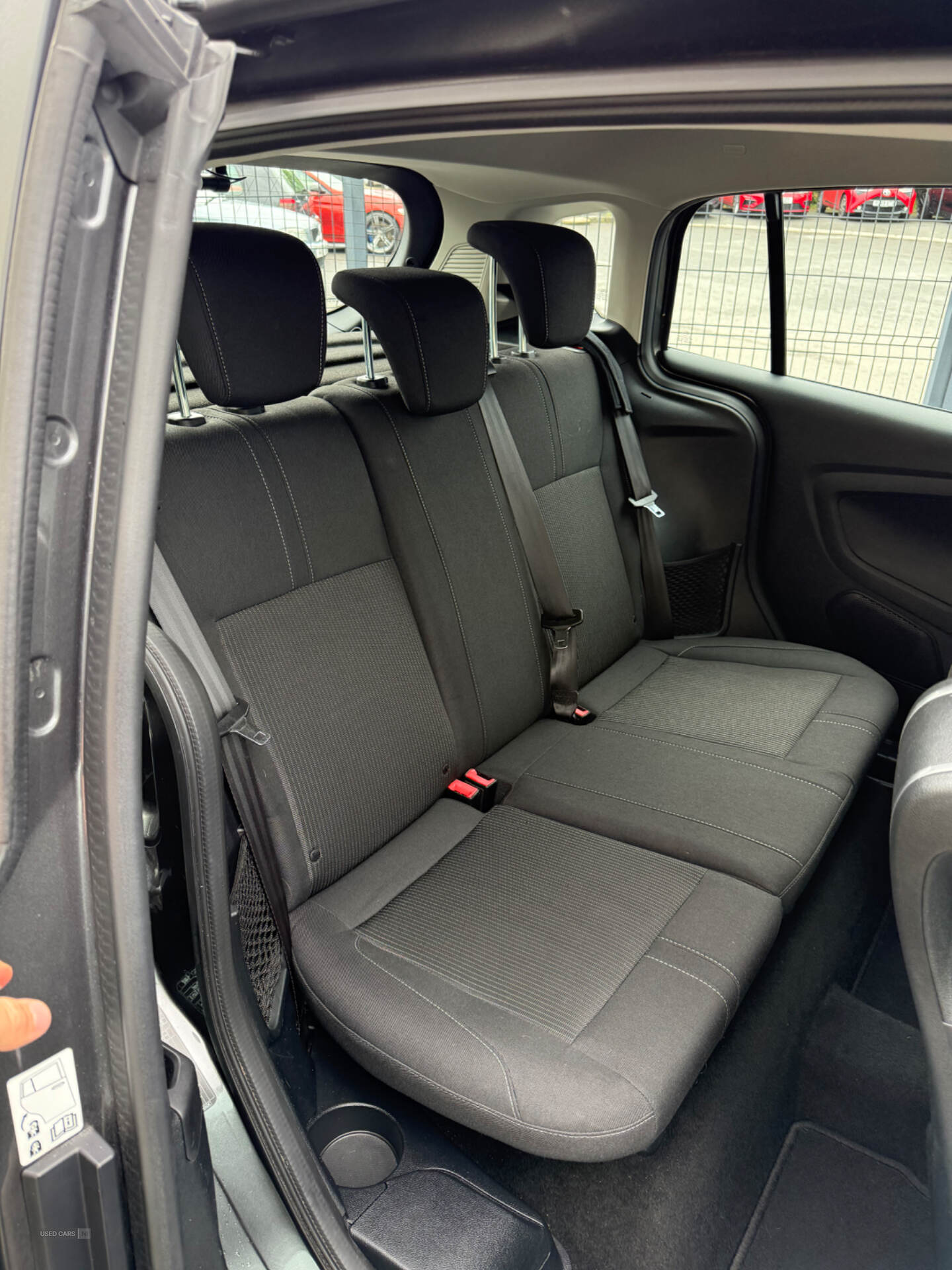 Ford B-Max HATCHBACK in Down