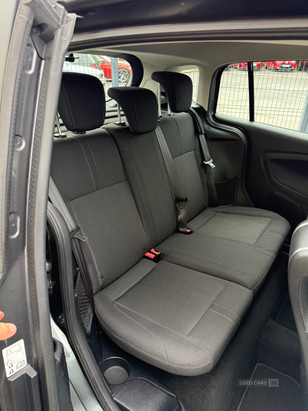 Ford B-Max HATCHBACK in Down