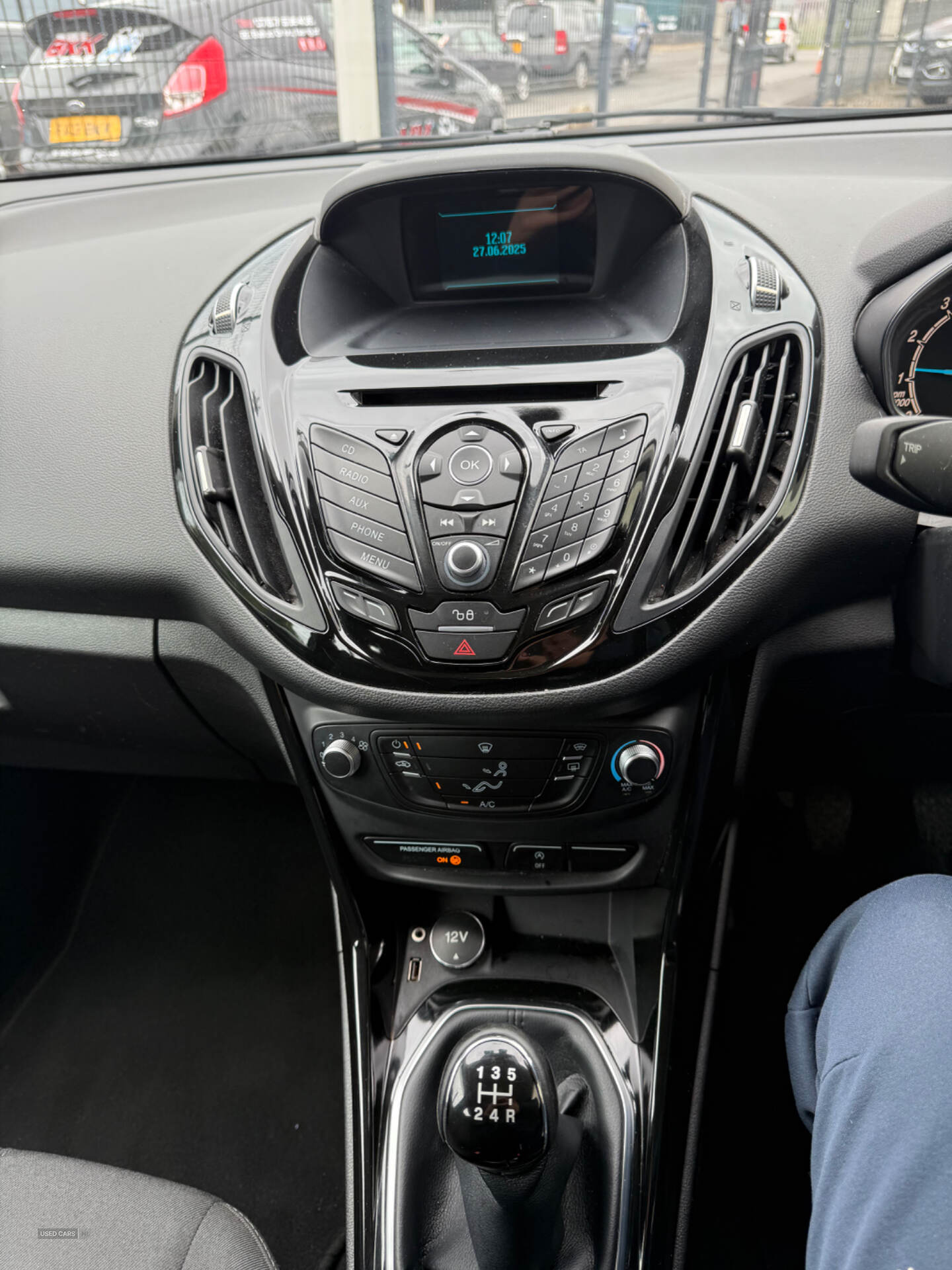 Ford B-Max HATCHBACK in Down