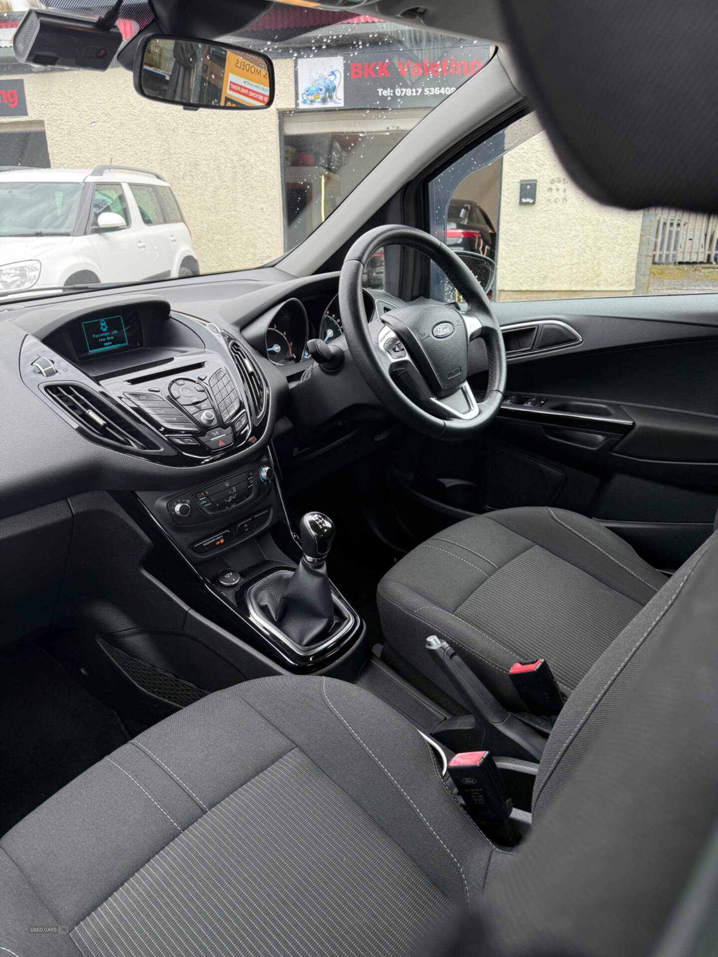 Ford B-Max HATCHBACK in Down