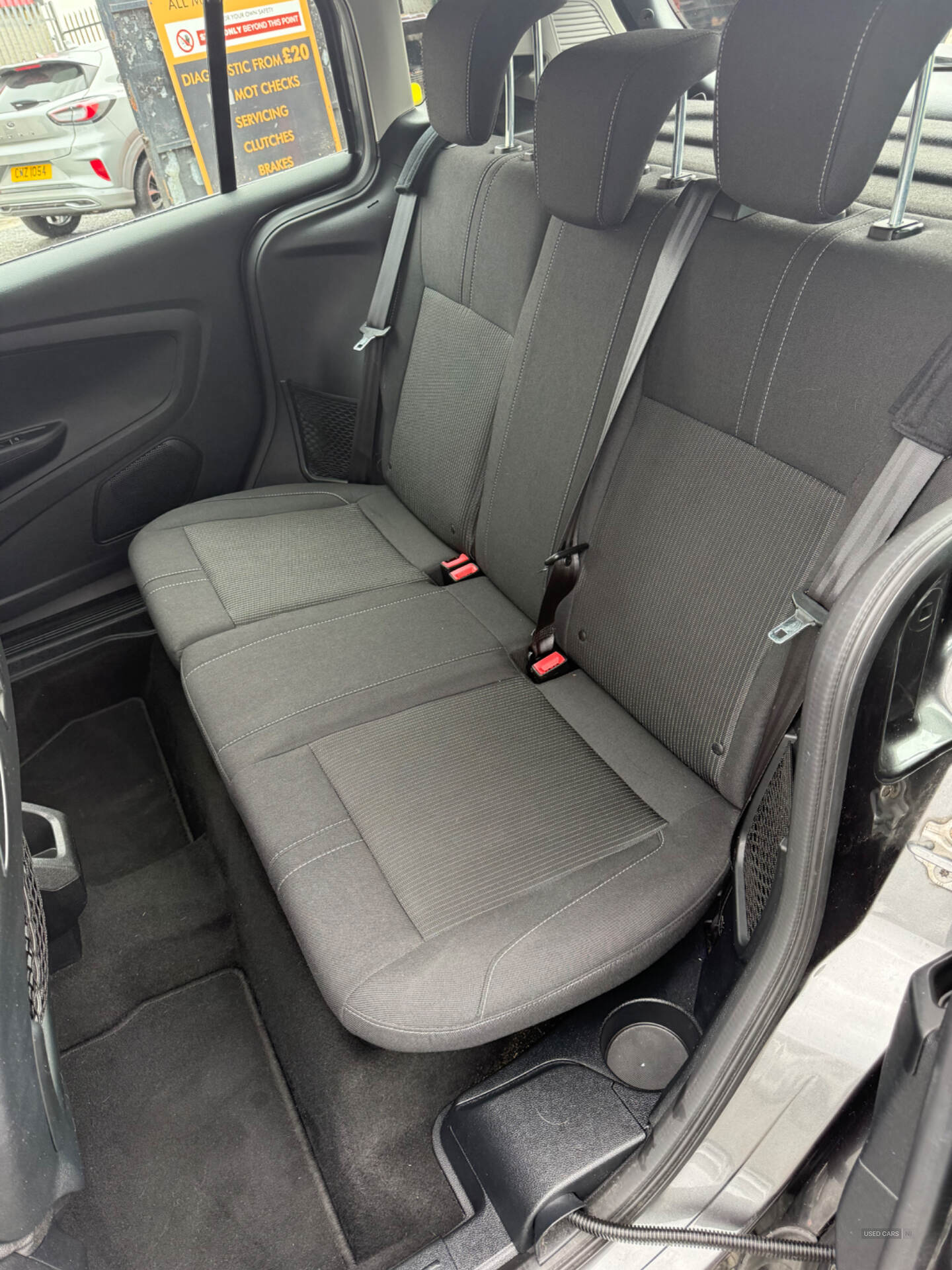 Ford B-Max HATCHBACK in Down