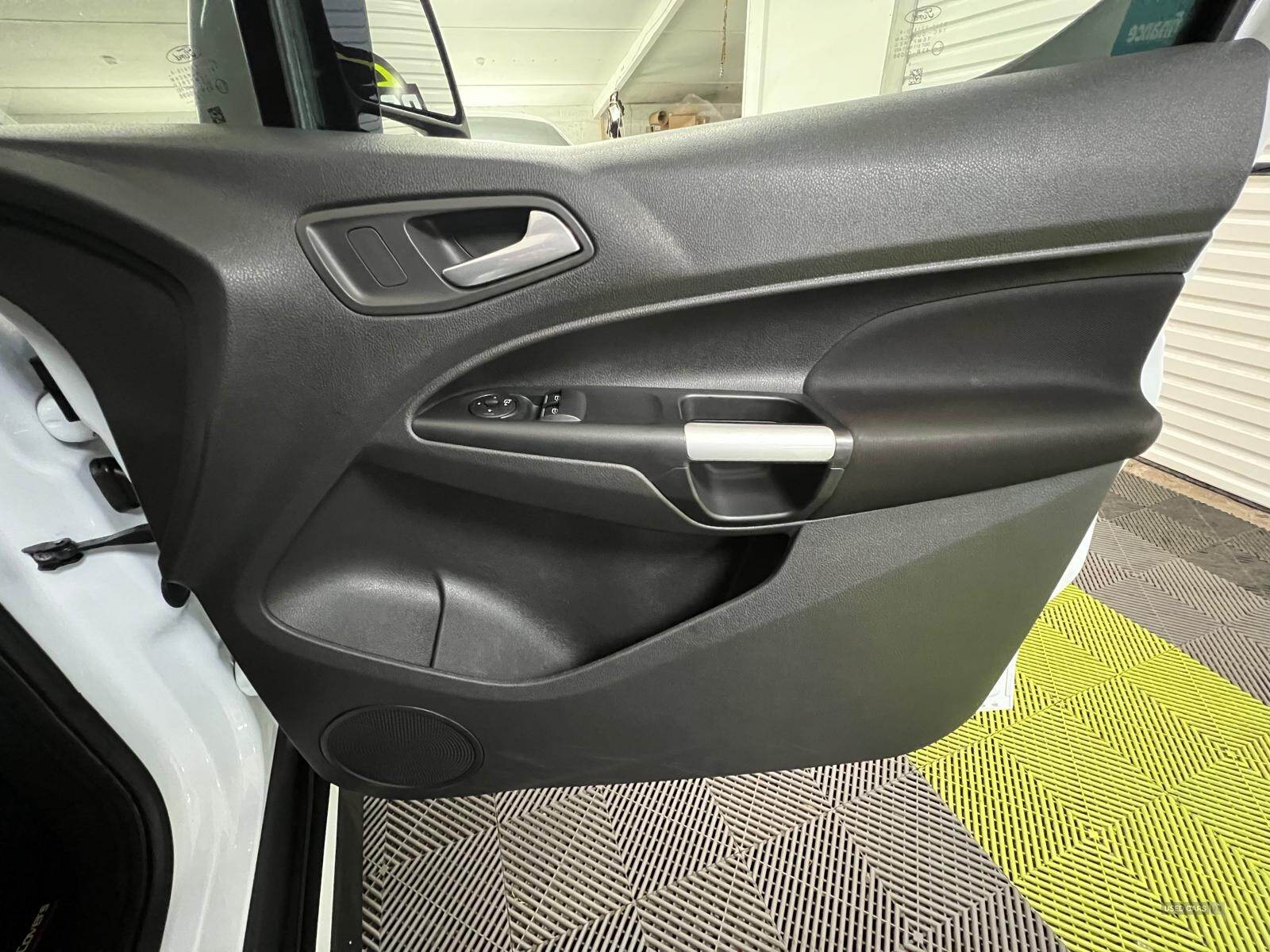 Mar 2017 Ford Transit Connect 1.5 TDCi 120ps Limited Van