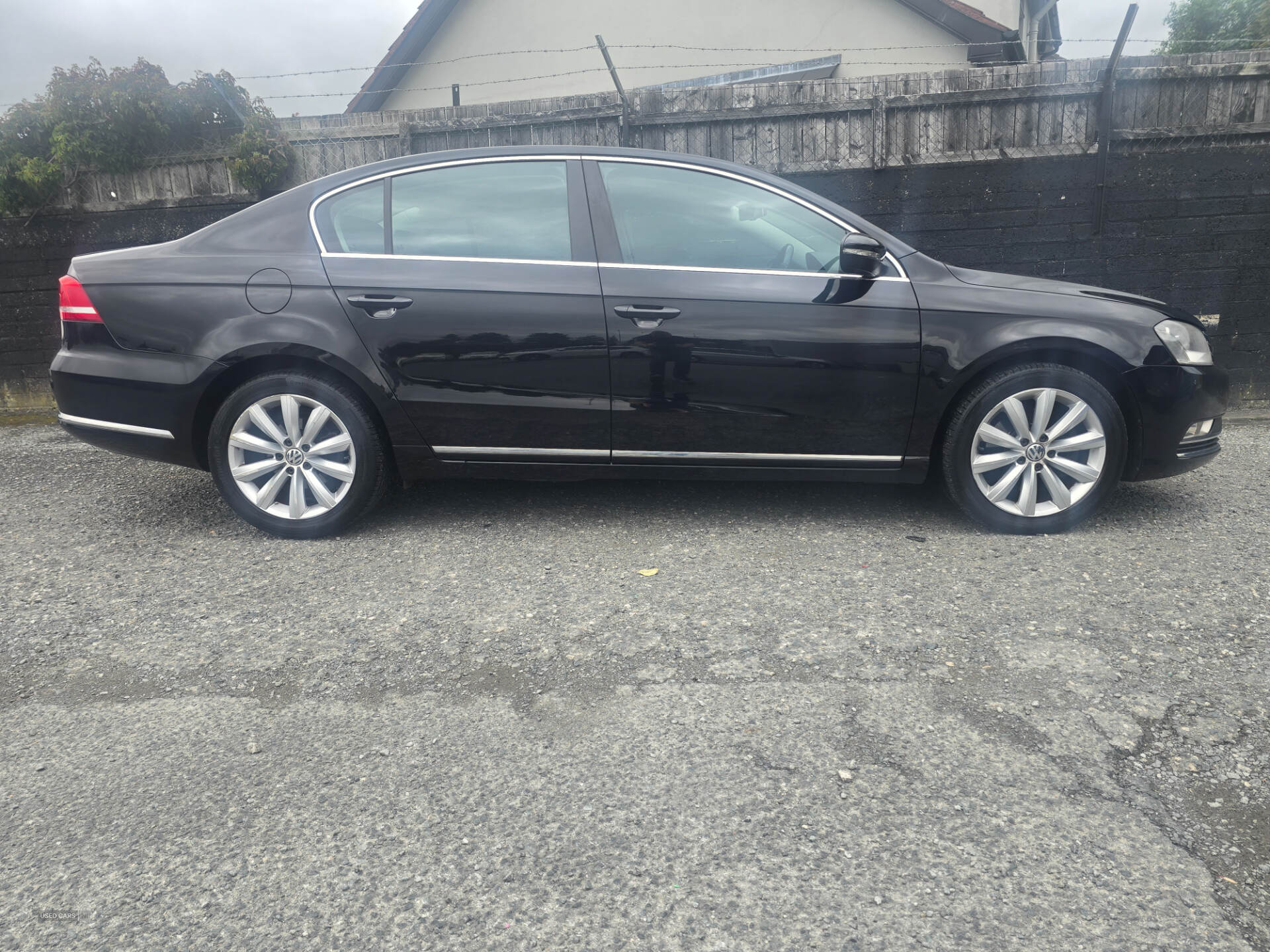 Volkswagen Passat DIESEL SALOON in Down