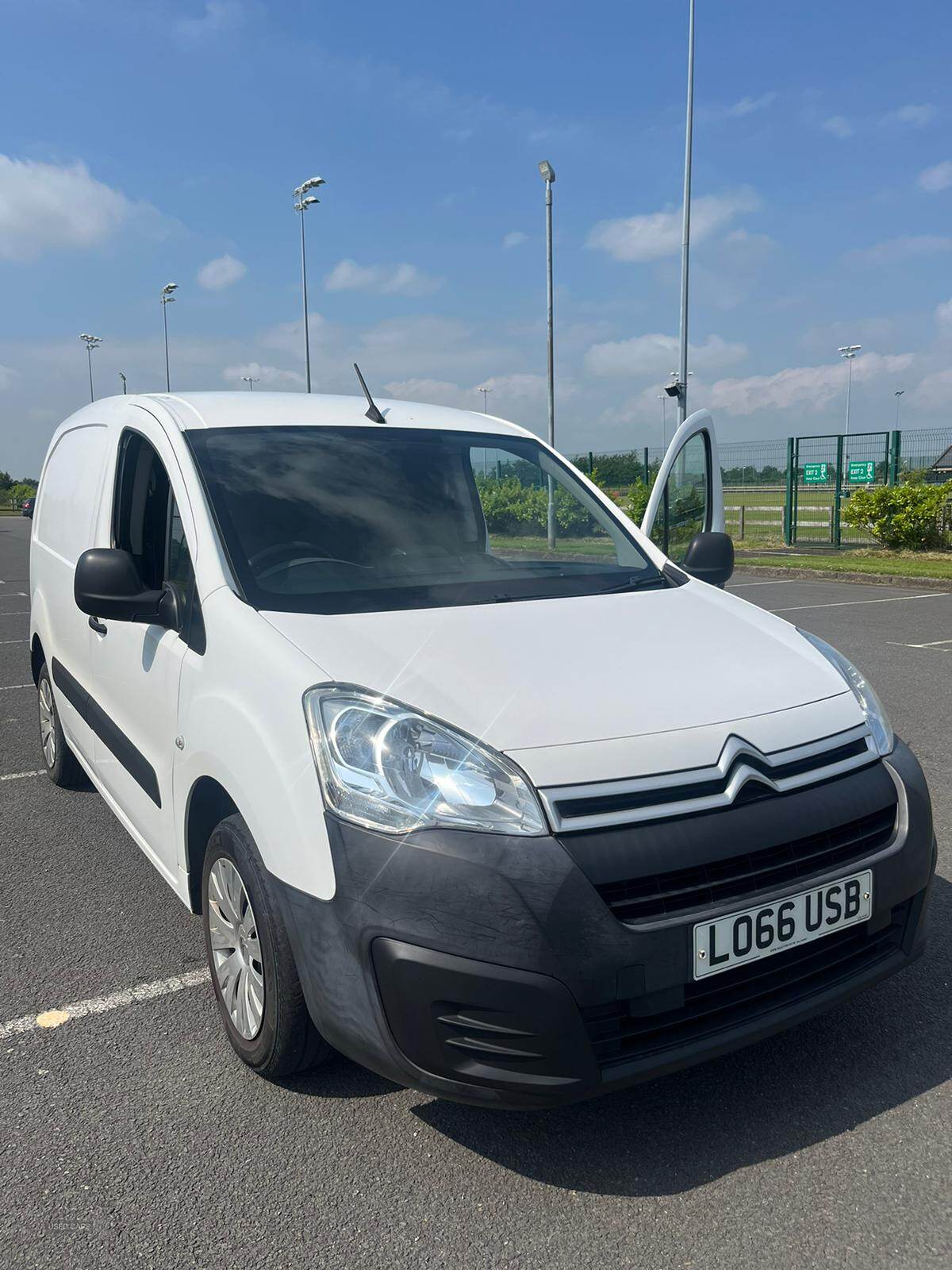 Jan 2017 Citroen Berlingo 1.6 BlueHDi 850Kg Enterprise 100ps